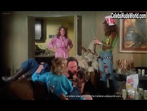 Jaime Lyn Bauer in Centerfold Girls (1974) 18