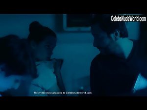 Laetitia Chambon in Unite 42 (series) (2017) 11