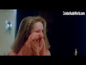 Linda Roy nude, boobs scene in Tinamer (1987) 6