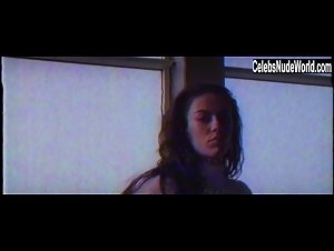 Lola Viande in A Crash Mid Flight (short) (2017) 3