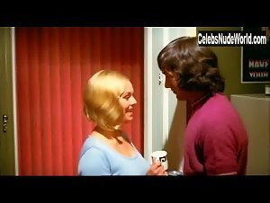 Lynette Curran in Alvin Purple (1973) 17