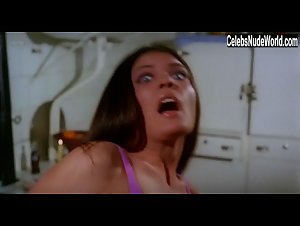 Maria Jose Cantudo in El espanto surge de la tumba (1973) 2