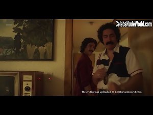 Mariana Gonzalez in Luis Miguel: La Serie (series) (2018) 15