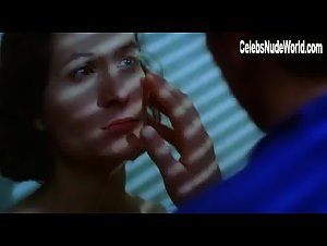 Monica Dionne in Sexo, pudor y lagrimas (1999) 9
