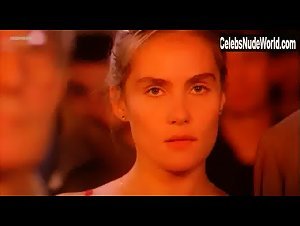 Noella Dussart in Le sourire (1994) 10