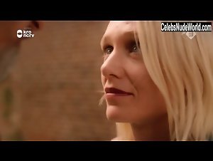 Sophie van Winden in Ik Weet Wie Je Bent (series) (2018) 13