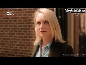 Sophie van Winden in Ik Weet Wie Je Bent (series) (2018) 9
