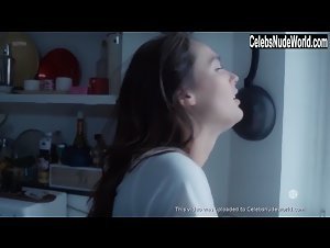 Valeria Nicov in Mike (series) (2018) 5