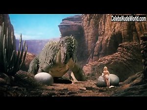 Victoria Vetri in When Dinosaurs Ruled the Earth (1970) 4