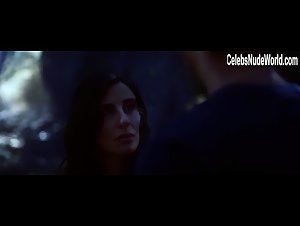 Ximena del Solar in Perfidia (2014) 2