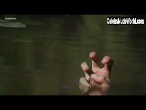 Yvonne Dany in Le lac des morts vivants (1981) 16