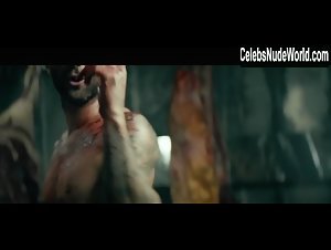 Behati Prinsloo butt, Nude scene in Maroon 5 - Animals 16