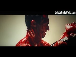 Behati Prinsloo butt, Nude scene in Maroon 5 - Animals 17