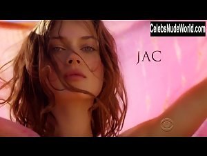 Alessandra Ambrosio, Jasmine Tookes in The Victoria's Secret Swim Special Season 1 Ep. 1 (2015-2016)