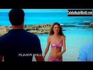 Behati Prinsloo Sexy, bikini scene in Hawaii Five-0 (2010-2020) 20