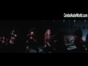 Beyoncé Knowles Long Legs , Sexy Dance in Formation (2016) 14
