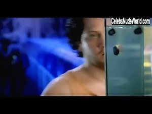 Bree Turner Sexy scene in Deuce Bigalow: Male Gigolo (1999) 8