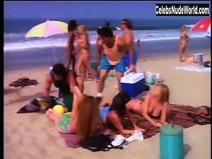 Cindy Margolis bikini, Sexy scene in Baywatch (1989-2003) 14