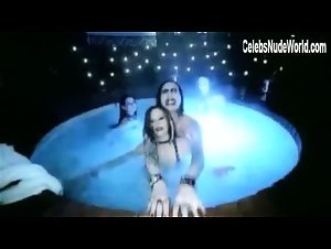 Chyler Leigh Sexy, bikini scene in Tainted Love (2001) 8