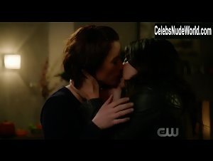 Chyler Leigh, Floriana Lima Sexy, lesbian scene in Supergirl (2015-2021) 10