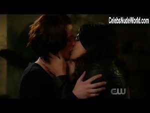 Chyler Leigh, Floriana Lima Sexy, lesbian scene in Supergirl (2015-2021) 13