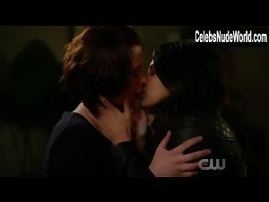 Chyler Leigh, Floriana Lima Sexy, lesbian scene in Supergirl (2015-2021) 14