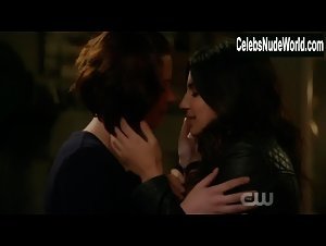 Chyler Leigh, Floriana Lima Sexy, lesbian scene in Supergirl (2015-2021) 15