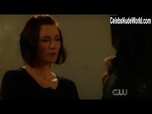 Chyler Leigh, Floriana Lima Sexy, lesbian scene in Supergirl (2015-2021) 4