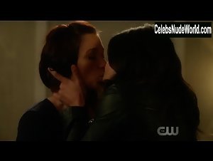 Chyler Leigh, Floriana Lima Sexy, lesbian scene in Supergirl (2015-2021) 6