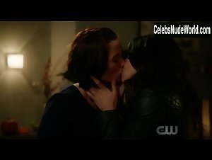 Chyler Leigh, Floriana Lima Sexy, lesbian scene in Supergirl (2015-2021) 9