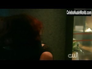 Chyler Leigh, Caity Lotz lesbian, Sexy scene in Supergirl (2015-2021) 13