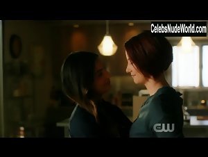 Chyler Leigh, Floriana Lima lesbian, Sexy scene in Supergirl (2015-2021) 18
