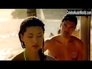 Grace Park Outdoor , Shower scene in Hawaii Five-0 (2010-2020) 20