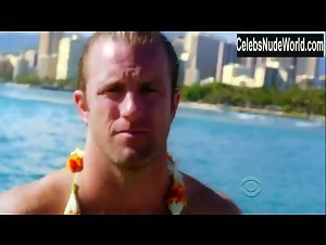 Michelle Borth, Grace Park Nice Butt , Bikini scene in Hawaii Five-0 (2010-2020) 20