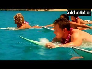 Grace Park Swimsuit , Outdoor scene in Hawaii Five-0 (2010-2020) 16