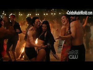 Jenna Dewan, Olena Medwid bikini, Sexy scene in No Tomorrow (2016-2017) 12