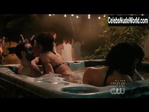 Jenna Dewan, Olena Medwid bikini, Sexy scene in No Tomorrow (2016-2017) 18