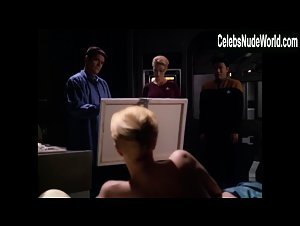 Jeri Ryan Explicit , Nude scene in Star Trek: Voyager (1995-2001) 11
