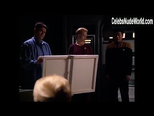 Jeri Ryan Explicit , Nude scene in Star Trek: Voyager (1995-2001) 14