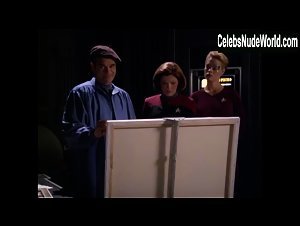 Jeri Ryan Explicit , Nude scene in Star Trek: Voyager (1995-2001) 18