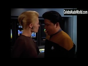 Jeri Ryan Tight Dress , Sexy Butt scene in Star Trek: Voyager (1995-2001) 1