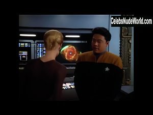 Jeri Ryan Tight Dress , Sexy Butt scene in Star Trek: Voyager (1995-2001) 12