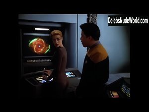 Jeri Ryan Tight Dress , Sexy Butt scene in Star Trek: Voyager (1995-2001) 16