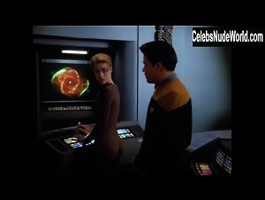 Jeri Ryan Tight Dress , Sexy Butt scene in Star Trek: Voyager (1995-2001) 17