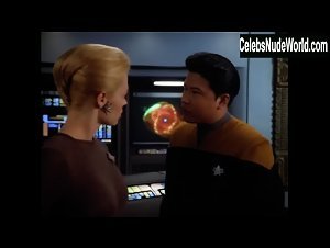 Jeri Ryan Tight Dress , Sexy Butt scene in Star Trek: Voyager (1995-2001) 6