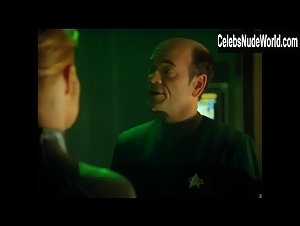 Jeri Ryan Posing , Sexy Butt scene in Star Trek: Voyager (1995-2001) 13