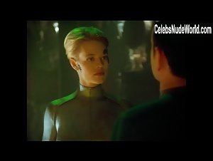 Jeri Ryan Posing , Sexy Butt scene in Star Trek: Voyager (1995-2001)