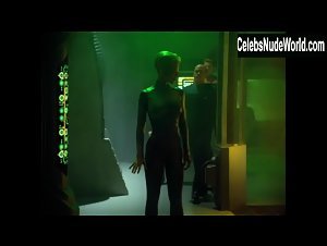 Jeri Ryan Posing , Sexy Butt scene in Star Trek: Voyager (1995-2001) 5