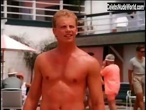 Jennie Garth bikini, Sexy scene in Beverly Hills, 90210 (1990-2000) 11