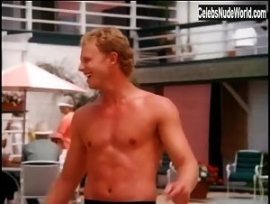 Jennie Garth bikini, Sexy scene in Beverly Hills, 90210 (1990-2000) 13